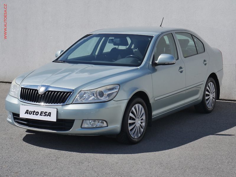 Škoda Octavia (2009) 1.6MPi, ČR, Klima - fotka 3 z 15