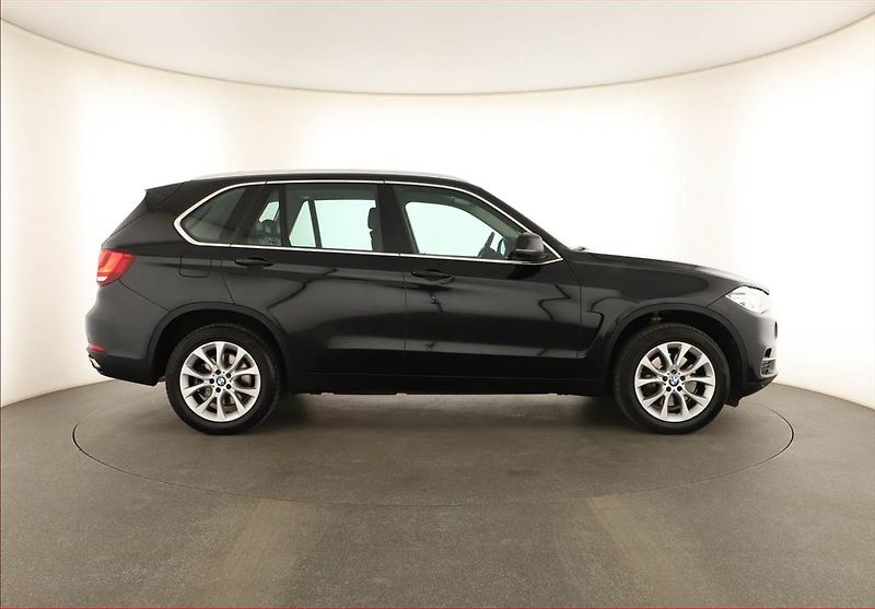 BMW X5 (2015) xDrive40d, 4X4, Automat, Kůže - fotka 6 z 19