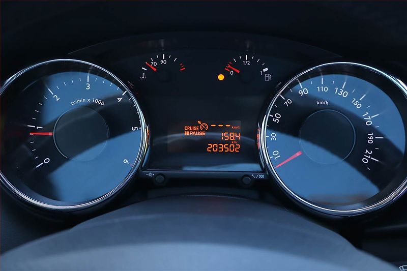 Peugeot 3008 (2009) 1.6 HDi, Tempomat - fotka 11 z 21