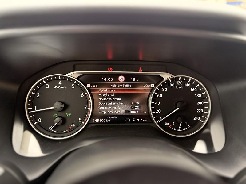 Nissan Qashqai (2022) 1.3 MHEV,140PS,ZÁRUKA - fotka 32 z 37