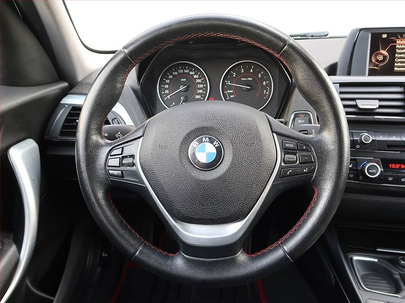 BMW Řada 1 (2014) Comfort 114i, Xenony, Tempomat - fotka 15 z 17