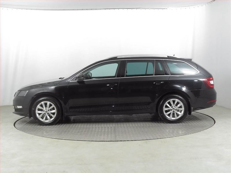 Škoda Octavia (2018) 1.6 TDI, Automat, Navi - fotka 3 z 25