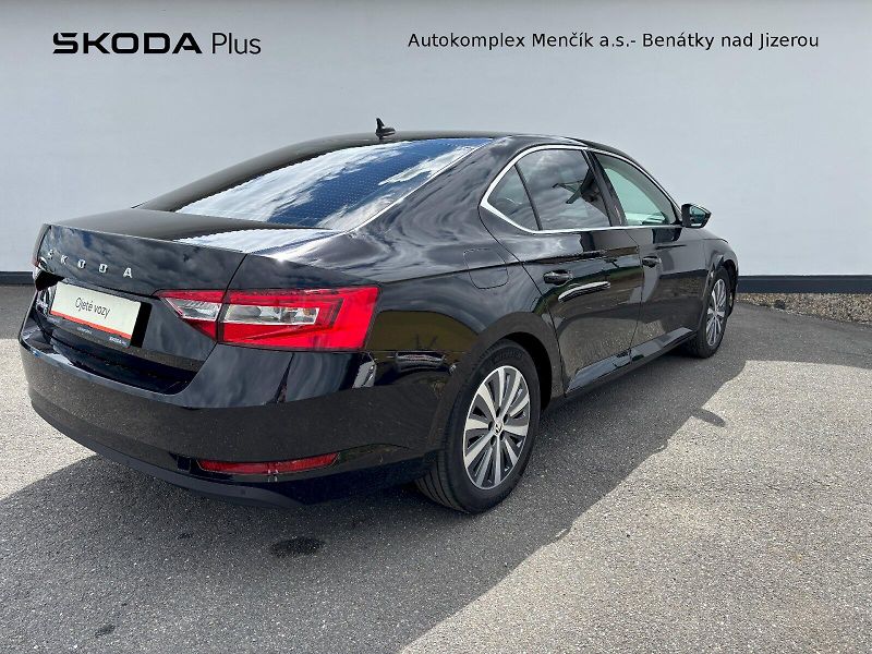 Škoda Superb (2022) GRT AMB TS 110/1.5 M6F - fotka 2 z 42