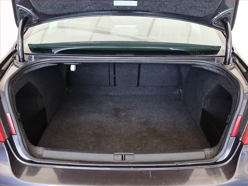 Volkswagen Passat (2007) 2.0 TDI, 4X4, nová STK - fotka 11 z 13