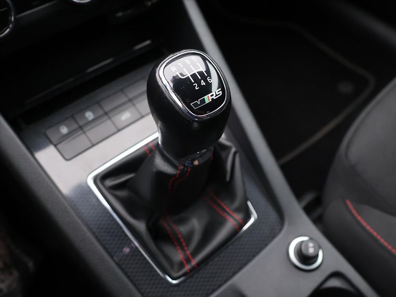 Škoda Octavia RS 2,0 TDI 135kW Aut.klima Nav - fotka 19 z 31