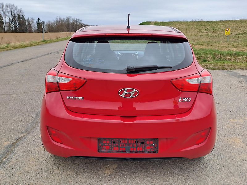 Hyundai i30 1.4i PĚKNÝ STAV, SERVISKA - fotka 6 z 32