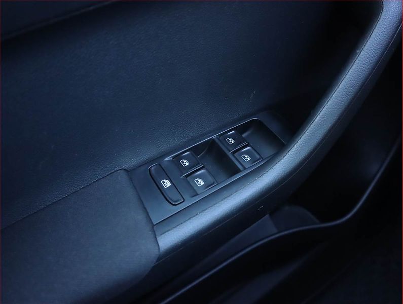 Škoda Fabia (2018) 1.0, Park. senzory - fotka 17 z 18