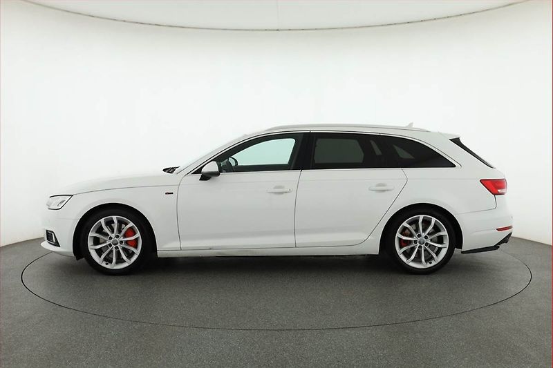 Audi A4 (2016) S-Line 3.0 TDI, 4X4, Automat - fotka 3 z 21