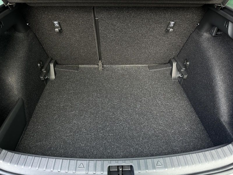 Škoda Scala 1.0TSi DSG 116PS LED V.Cockpit - fotka 44 z 46
