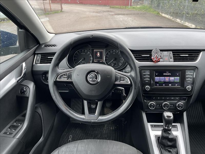Škoda Octavia 2,0 TDi 110KW KLIMA ROZVODY - fotka 14 z 36