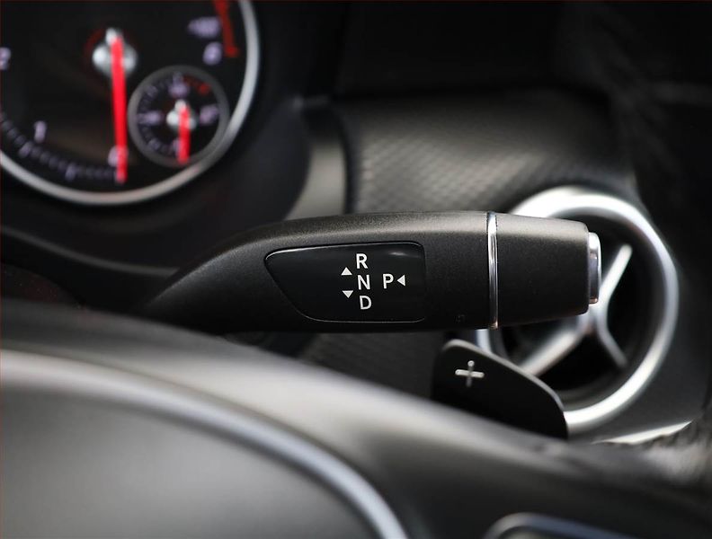 Mercedes-Benz Třídy A (2016) A 180 d, Automat, Kůže - fotka 16 z 20