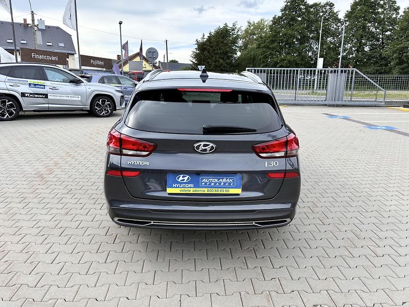 Hyundai i30 1.5T-GDi 118kW REZERVACE - fotka 6 z 34