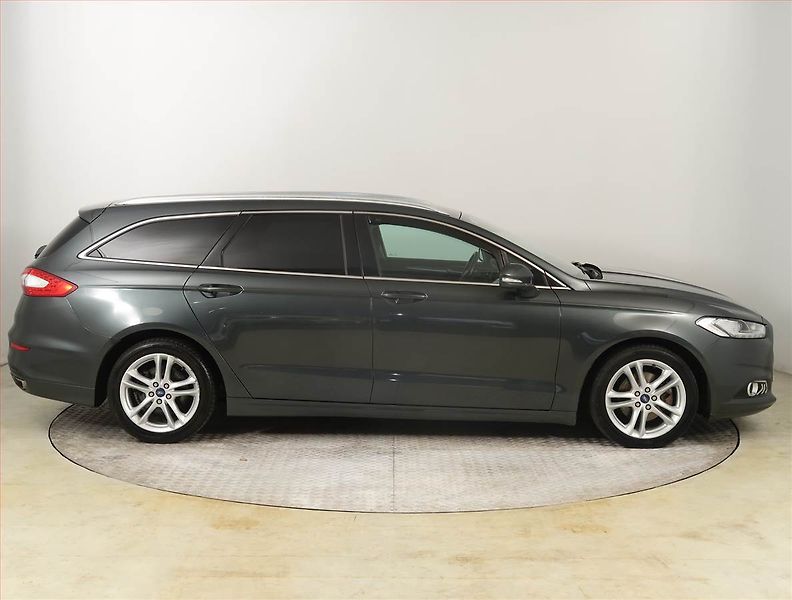 Ford Mondeo (2016) Titanium 2.0 TDCI, 4X4 - fotka 6 z 18