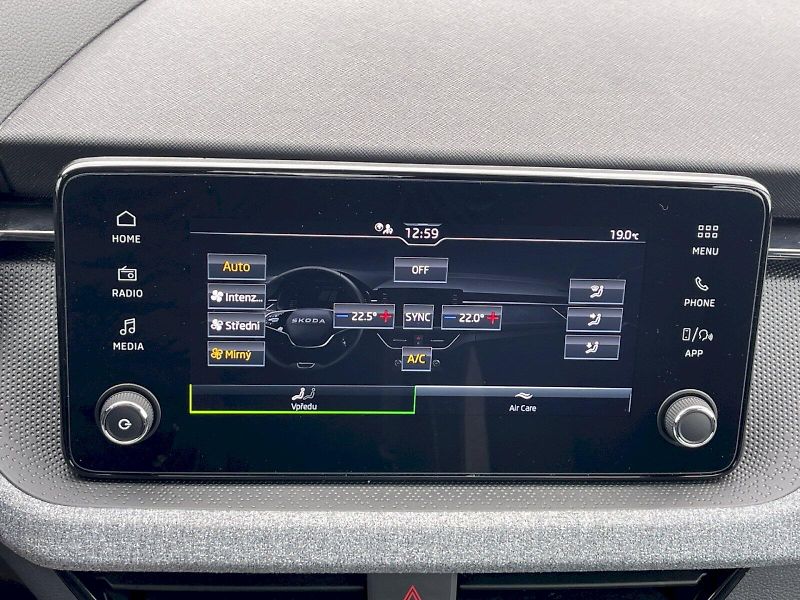 Škoda Kamiq (2025) 1.0 TSI 85kW Selection - fotka 17 z 33