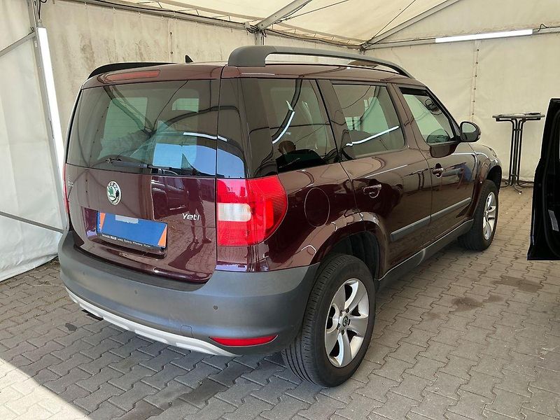 Škoda Yeti (2010) TSI Ambition + druhá sada kol - fotka 4 z 15