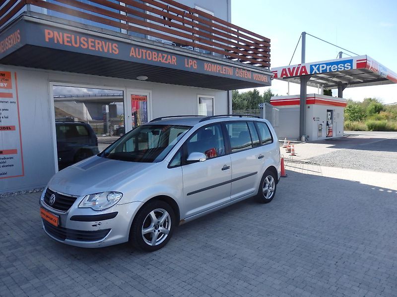 Volkswagen Touran 1,9TDi 77kW KLIMA, ZÁVĚS - fotka 1 z 16