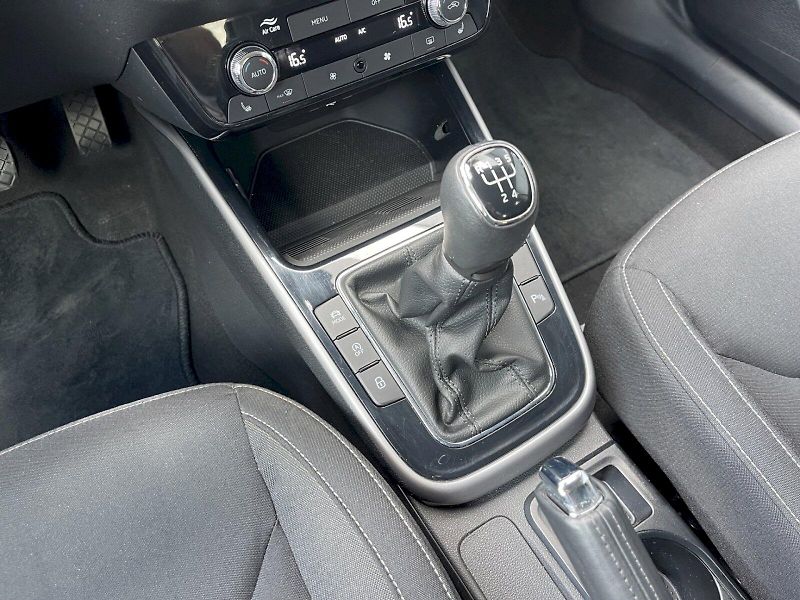 Škoda Fabia (2025) 1.0 TSI 70kW Top Selection - fotka 12 z 34