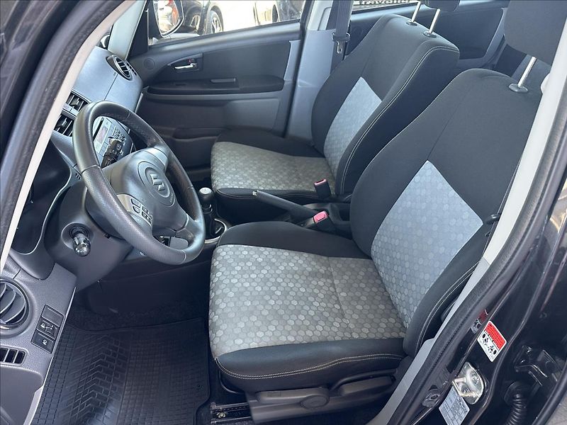 Suzuki SX4 1,6 TAŽNÉ - fotka 12 z 19