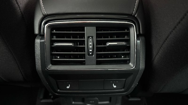 Škoda Karoq 2.0 TDI DSG Style - fotka 21 z 28