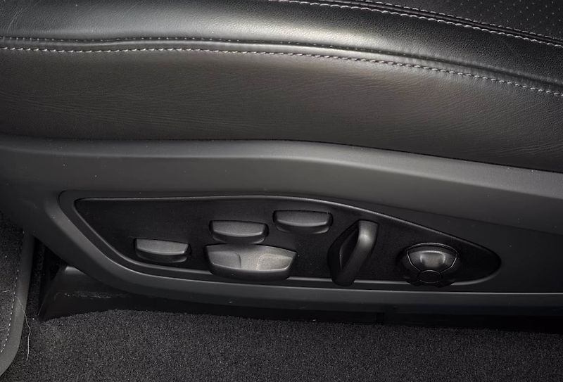 Porsche Taycan Sport Turismo BOSE Pano Matrix - fotka 18 z 20