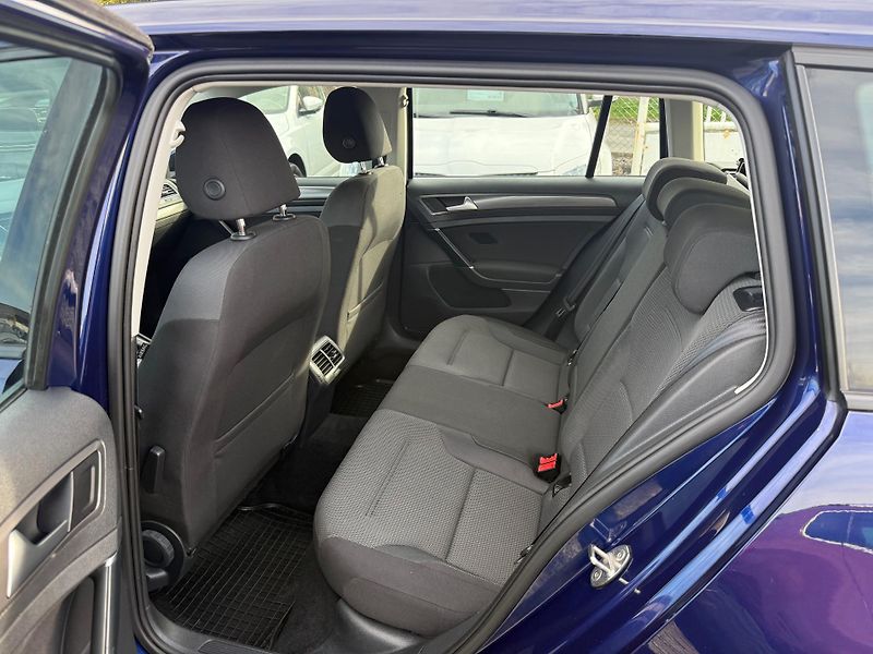 Volkswagen Golf 1.5 TSI COMFORTLINE - fotka 9 z 13