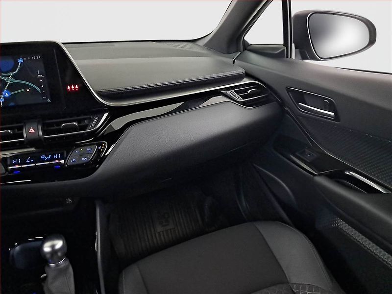 Toyota C-HR (2023) 1.8 Hybrid - fotka 8 z 18