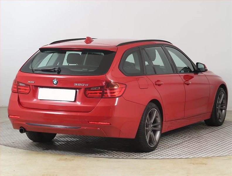 BMW Řada 3 (2014) 320 d xDrive, 4X4, Automat - fotka 5 z 22