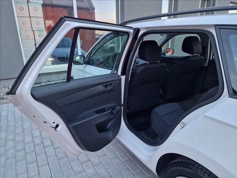 Škoda Fabia 1.0 TSI Combi Tour, ČR, 1.Maj - fotka 18 z 45