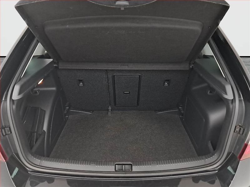 Škoda Rapid (2017) Spaceback 1.0 TSI, Navi - fotka 14 z 17