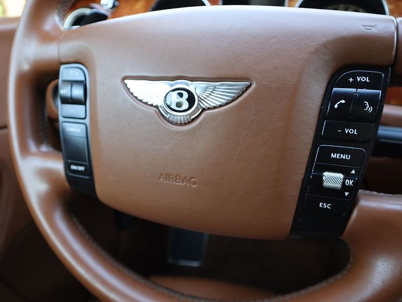 Bentley Continental GT (2004) - fotka 27 z 42
