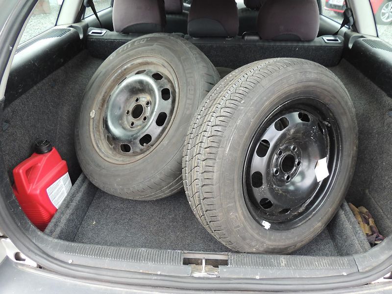 Škoda Octavia (2004) Combi 1.6i,75kw,klima - fotka 23 z 24