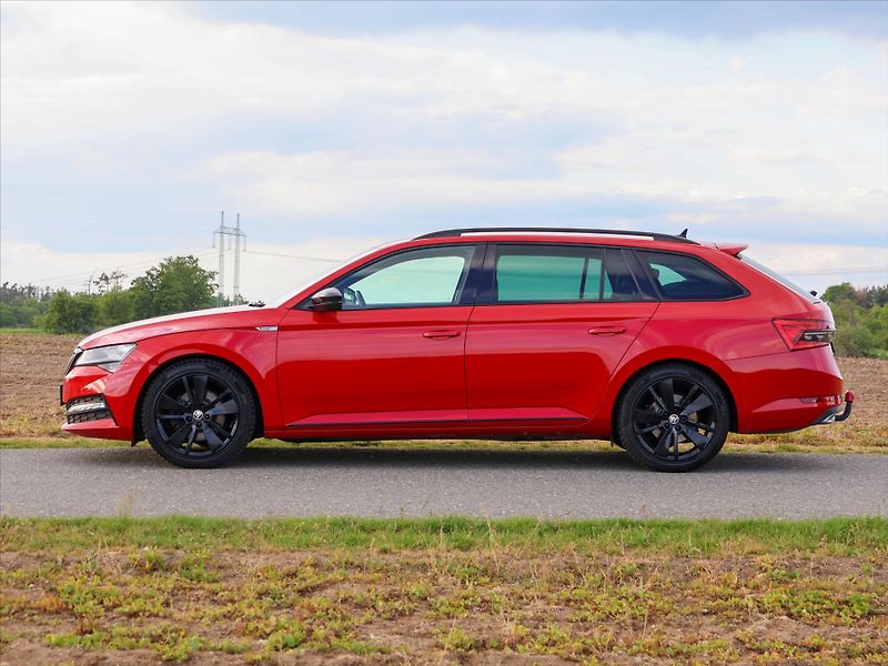Škoda Superb 2,0 TDI DSG Sportline LED DPH - fotka 4 z 39
