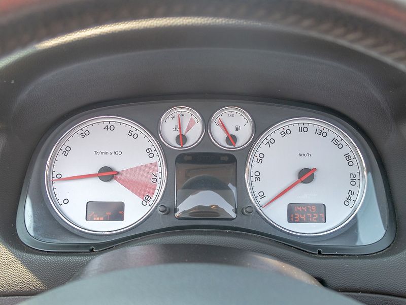 Peugeot 307 (2005) 1.6i 16V 80KW – KABRIO - fotka 18 z 39