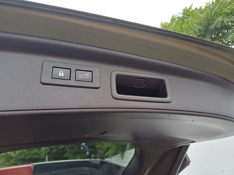 Subaru Forester COMFORT e-Boxer FB 20 110 kW C - fotka 25 z 28