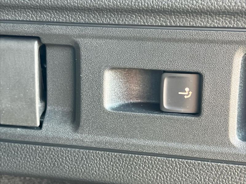 Škoda Superb 2,0 TDi 110kW 7DSG SELECTION - fotka 22 z 31