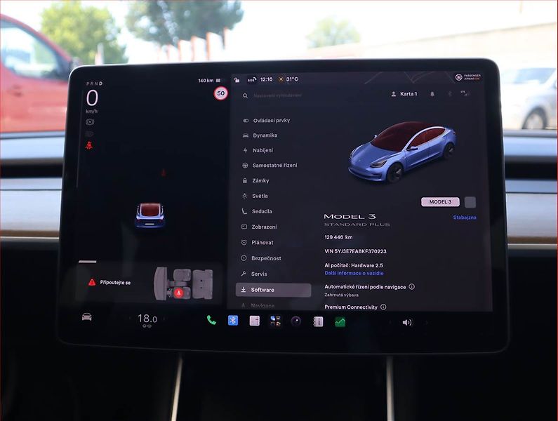 Tesla Model 3 (2019) Std Range Plus 52kWh - fotka 11 z 24