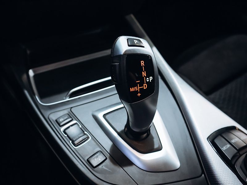 BMW Řada 1 118d M-paket 110 kW - fotka 10 z 23