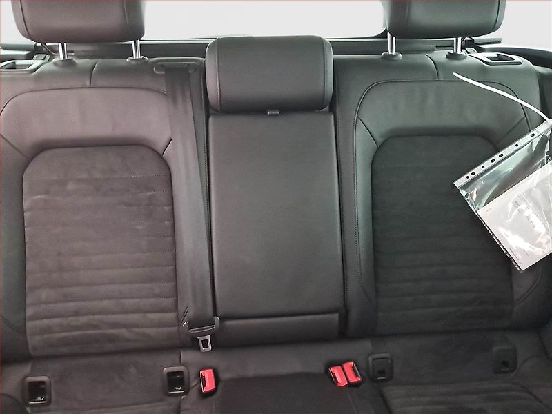Volkswagen Passat (2017) Highline 2.0 TDI, Serv.kniha - fotka 10 z 19
