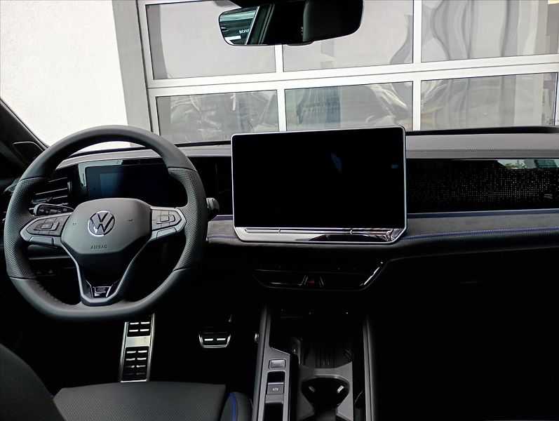 Volkswagen Passat (2026) 2,0 TDI 142kW 7DSG  R-Line Peo - fotka 14 z 19