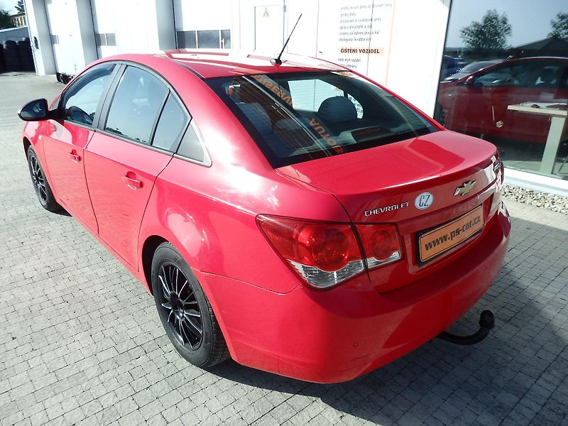 Chevrolet Cruze 1.6i ESP, 6x AIRBAG - fotka 5 z 14