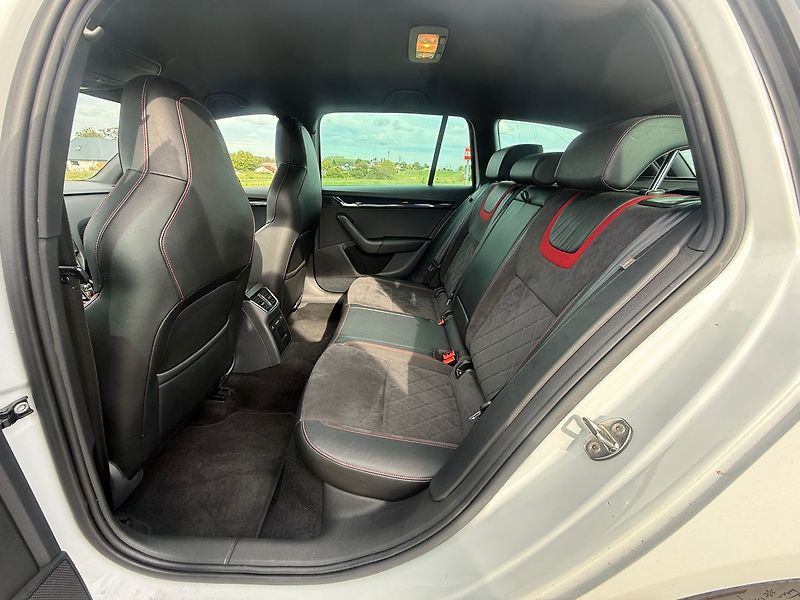 Škoda Octavia 2,0 TDI RS 135 kW 4X4 DSG ODPO - fotka 15 z 21
