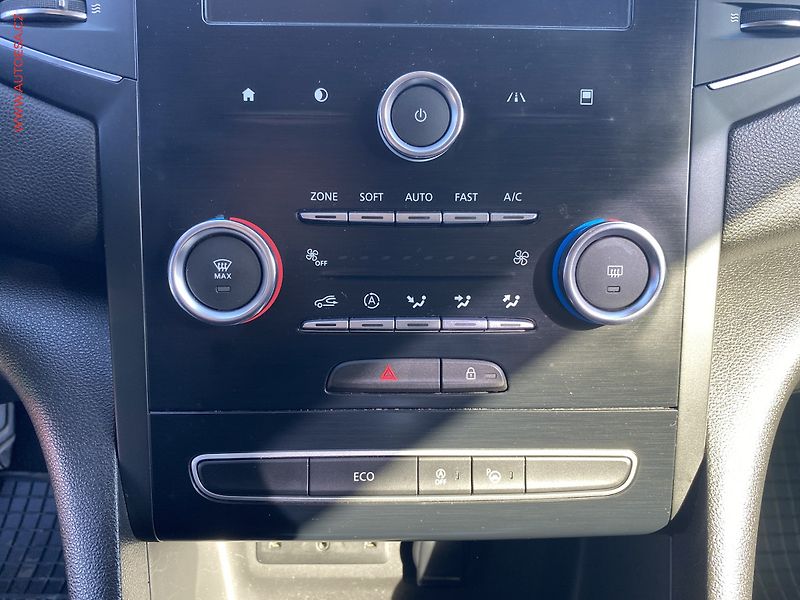 Renault Mégane (2018) 1.2TCe, Navigace - fotka 13 z 14