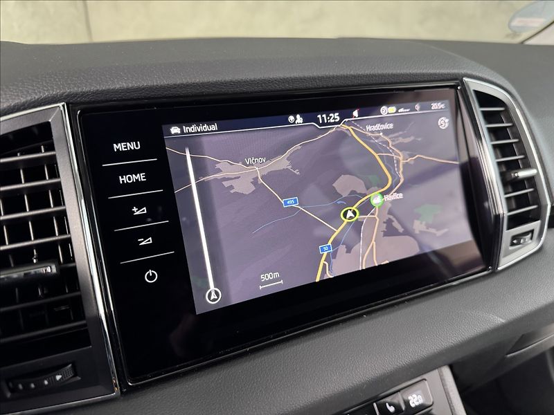Škoda Karoq 2,0 TDi  DSG 4x4 Style Virtual - fotka 36 z 44