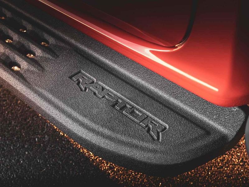 Ford Ranger Raptor v plné jízdě