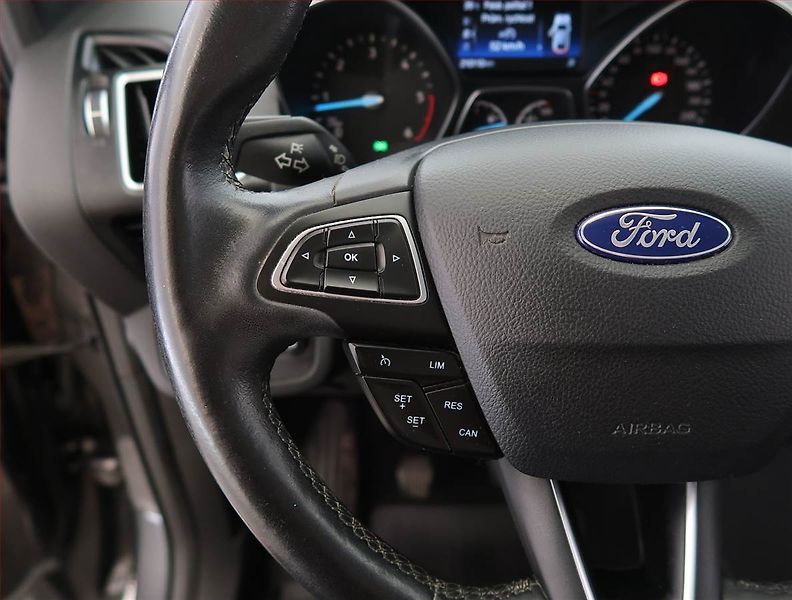 Ford Kuga (2017) 2.0 TDCi, 4X4, ČR,1.maj - fotka 17 z 19