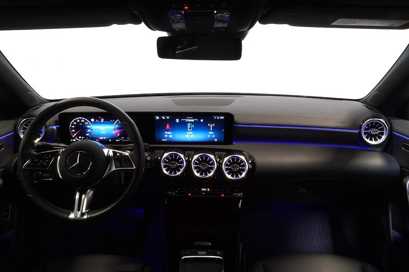 Mercedes-Benz CLA 180,NZ.TOPENÍ,VYHŘÍVANÝ VOLANT - fotka 19 z 30
