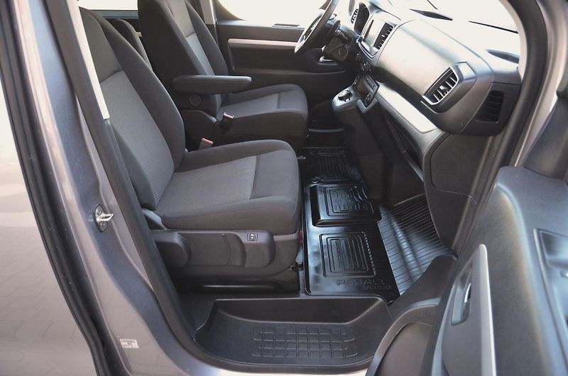 Toyota ProAce Verso (2024) 2.0 D 130kW 8AT / ČR / 8 MÍST - fotka 9 z 32