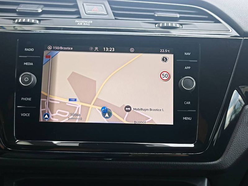 Volkswagen Touran (2023) 2.0 TDI DSG Highline Webasto - fotka 22 z 35