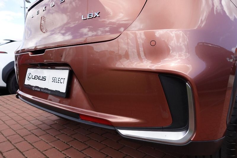 Lexus LBX 1,5 HEV Elegant Tech - fotka 32 z 35