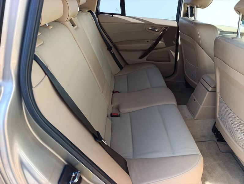 BMW X3 3,0 d aut 4x4 Kůže 1majitel ČR - fotka 25 z 36
